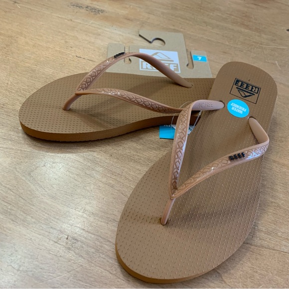 NWT. Reef Tan Seaside Sandals - size 7 - Picture 4 of 10